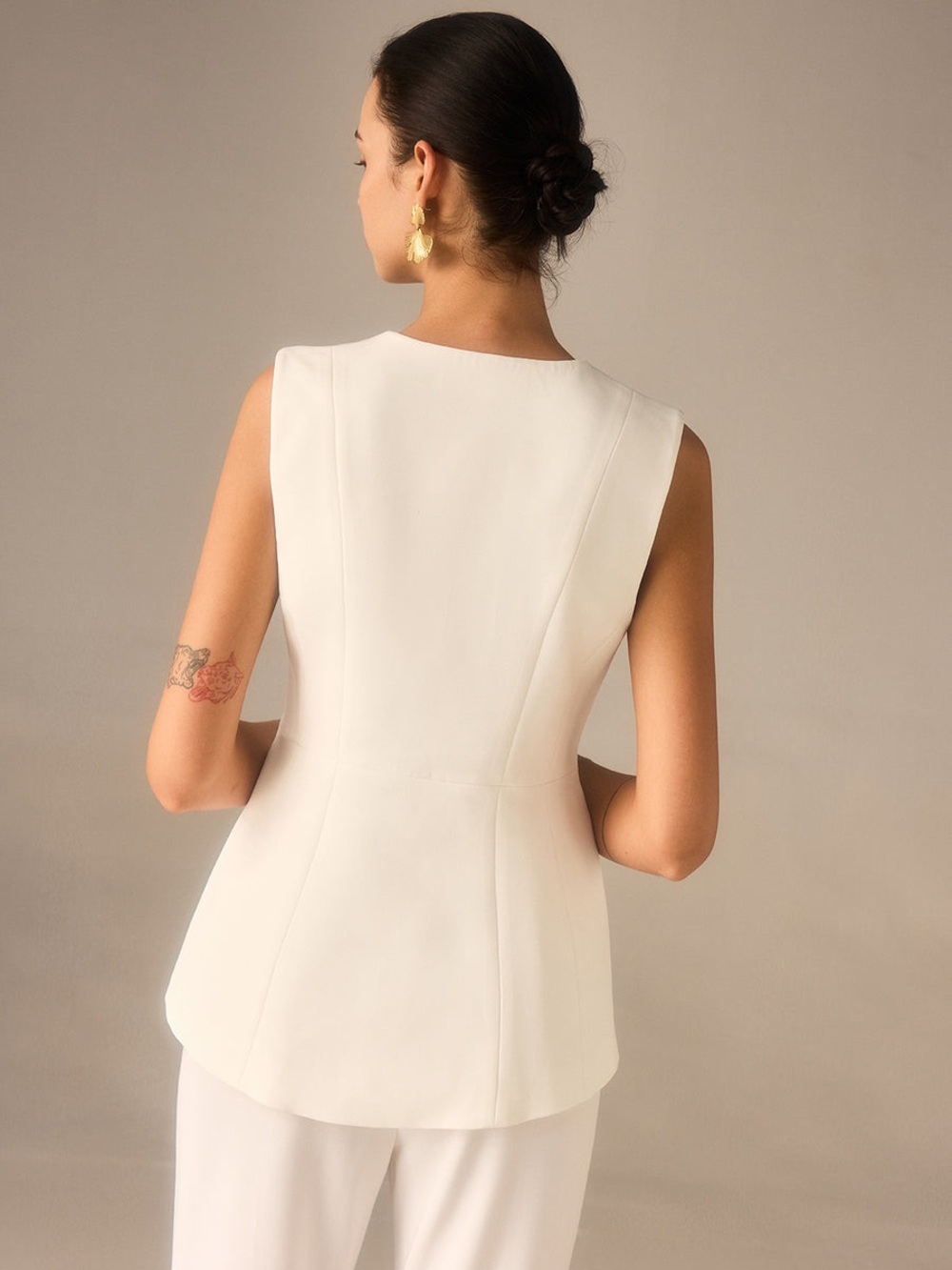 Commense Single Button V-Neck Vest - Picture 4 of 4